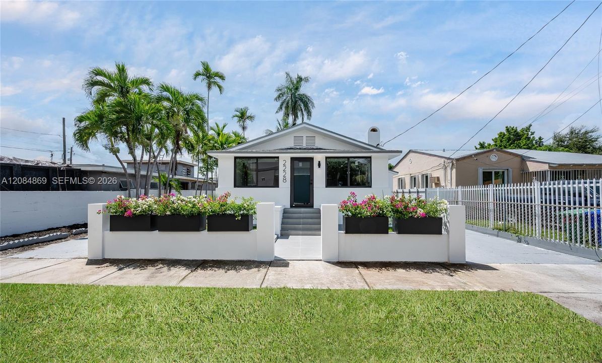 For Sale: $837,000 (3 beds, 2 baths, 1397 Square Feet)