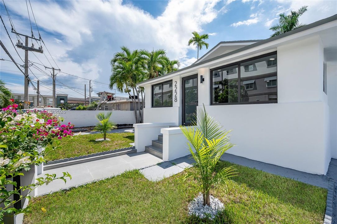 For Sale: $837,000 (3 beds, 2 baths, 1397 Square Feet)