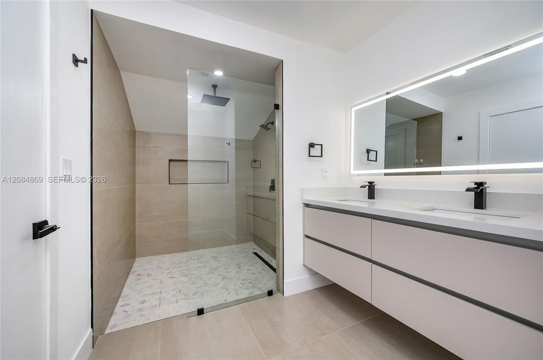 For Sale: $837,000 (3 beds, 2 baths, 1397 Square Feet)