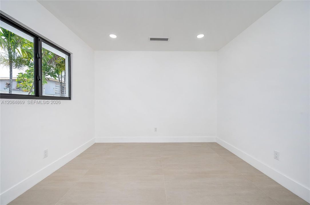 For Sale: $837,000 (3 beds, 2 baths, 1397 Square Feet)