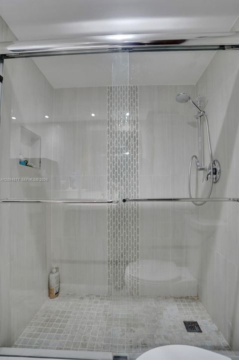 На продажу: $279,000 (2 спален, 2 ванн, 1100 Квадратных фут)