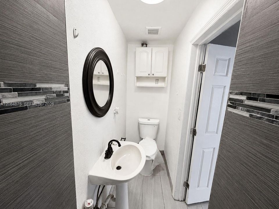 For Rent: $1,350 (1 beds, 1 baths, 500 Square Feet)
