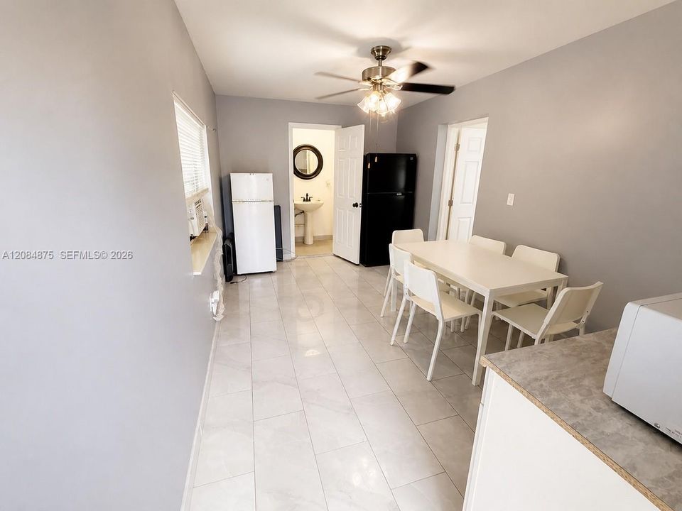 For Rent: $1,350 (1 beds, 1 baths, 500 Square Feet)