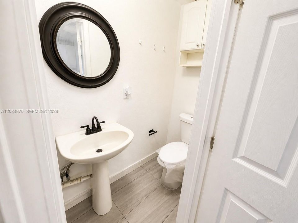 For Rent: $1,350 (1 beds, 1 baths, 500 Square Feet)