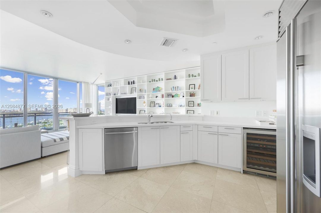 For Rent: $22,000 (2 beds, 2 baths, 2009 Square Feet)
