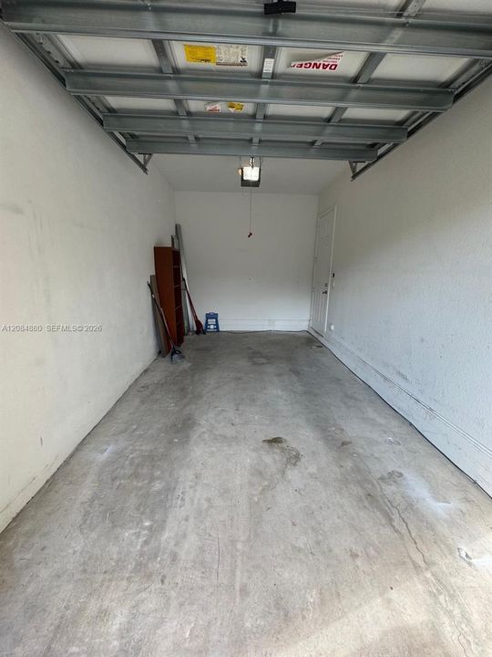 For Rent: $3,400 (3 beds, 2 baths, 1888 Square Feet)