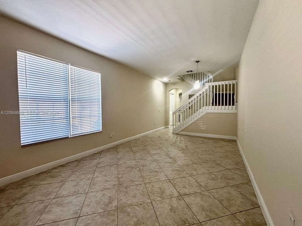 For Rent: $3,400 (3 beds, 2 baths, 1888 Square Feet)