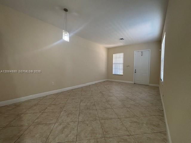 For Rent: $3,400 (3 beds, 2 baths, 1888 Square Feet)