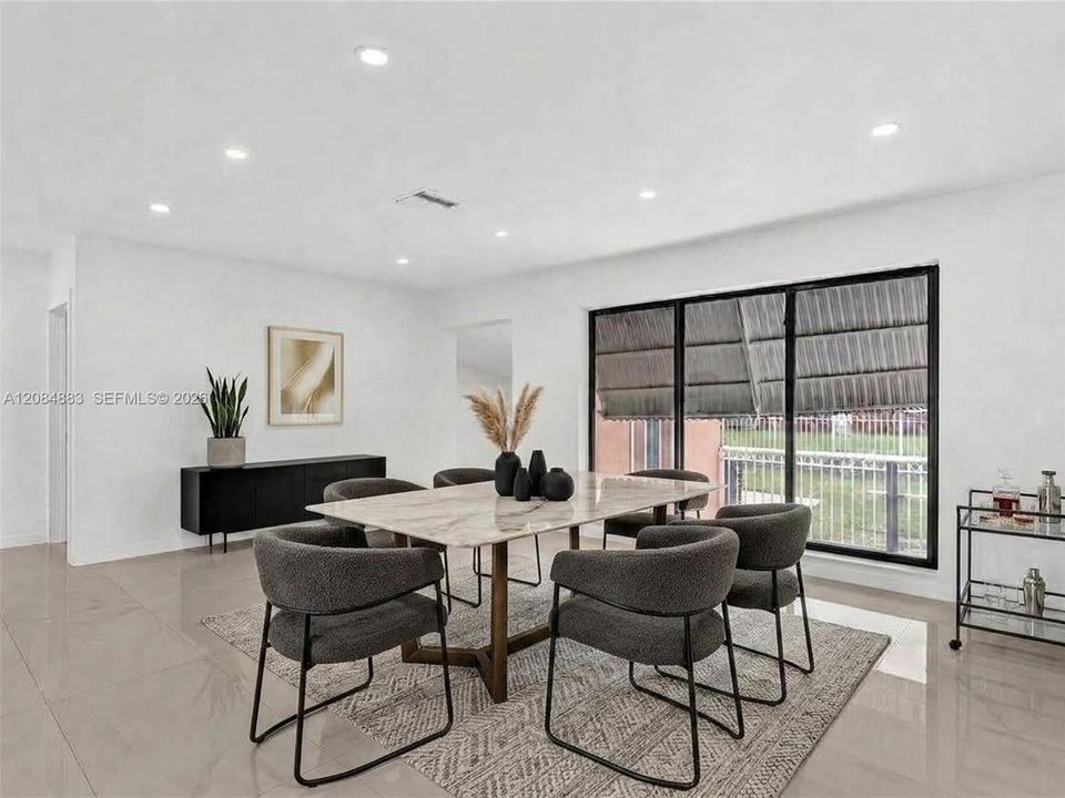 For Sale: $799,000 (3 beds, 3 baths, 2025 Square Feet)