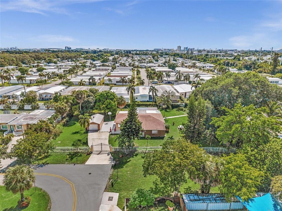For Sale: $799,000 (3 beds, 3 baths, 2025 Square Feet)
