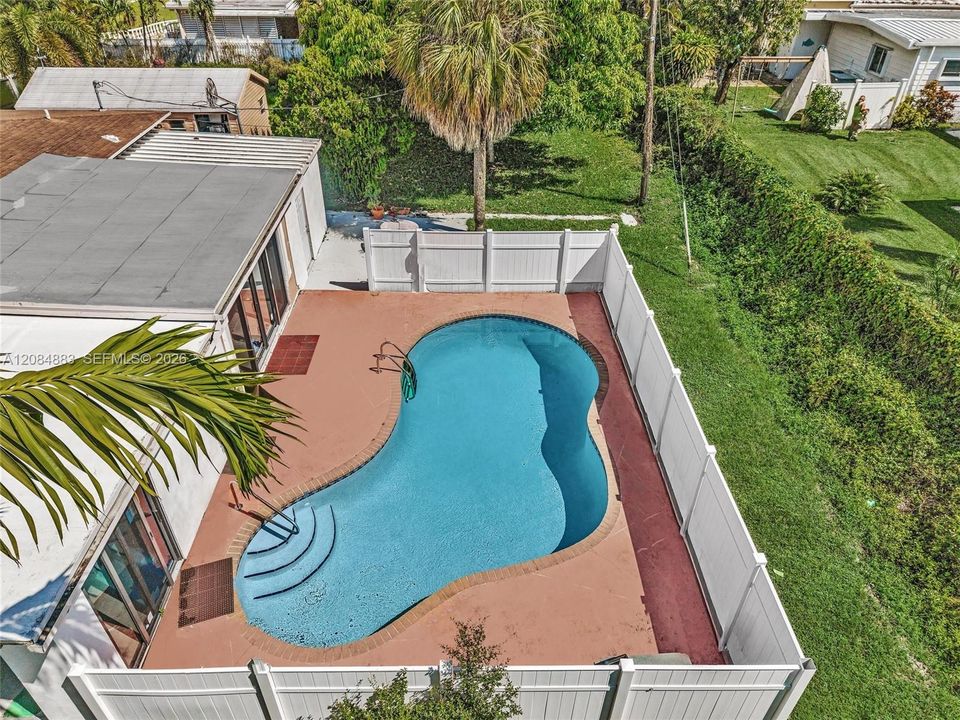 For Sale: $799,000 (3 beds, 3 baths, 2025 Square Feet)
