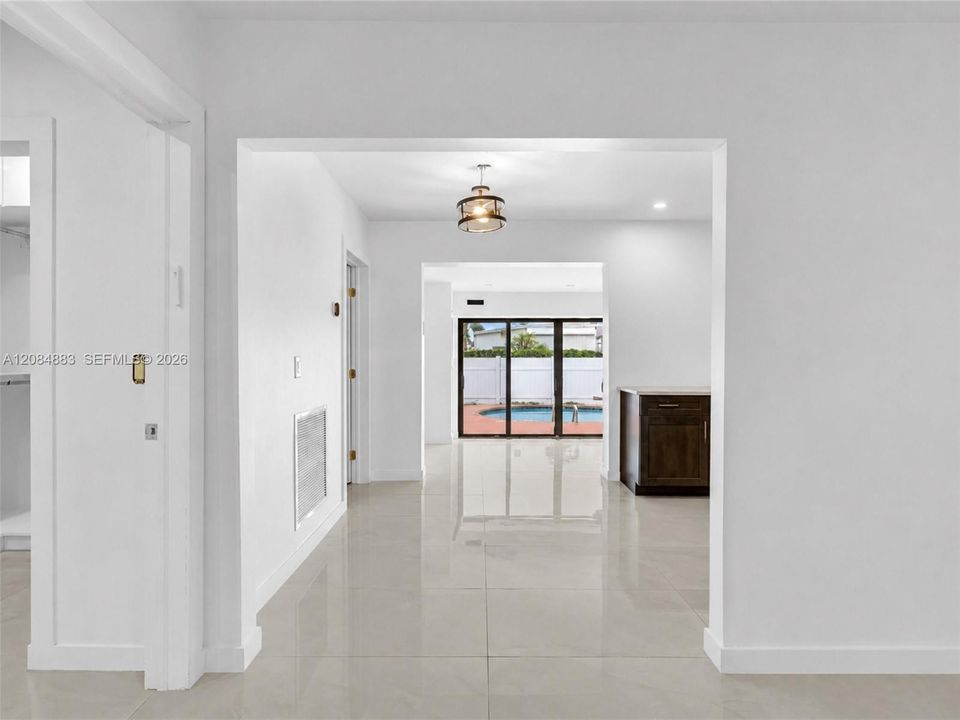 For Sale: $799,000 (3 beds, 3 baths, 2025 Square Feet)
