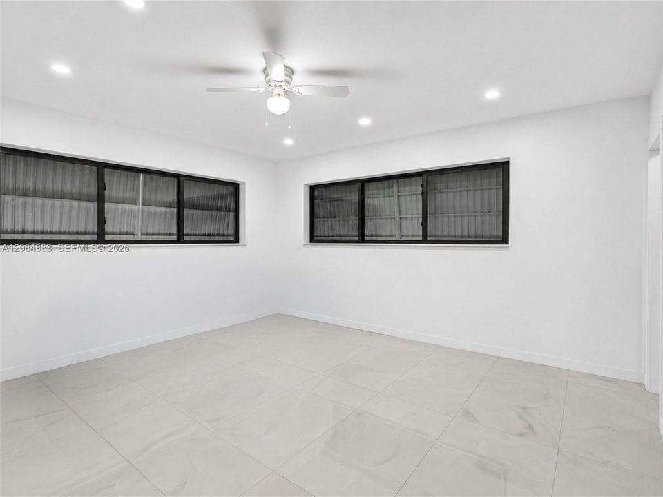 For Sale: $799,000 (3 beds, 3 baths, 2025 Square Feet)