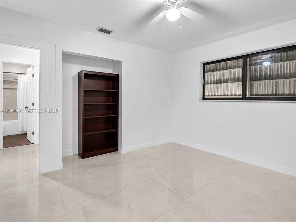 For Sale: $799,000 (3 beds, 3 baths, 2025 Square Feet)