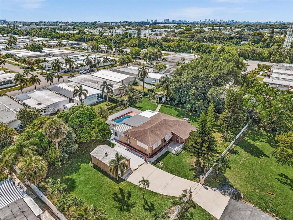 For Sale: $799,000 (3 beds, 3 baths, 2025 Square Feet)
