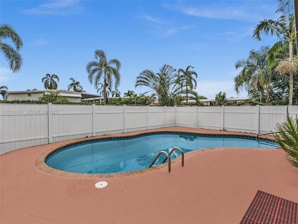 For Sale: $799,000 (3 beds, 3 baths, 2025 Square Feet)