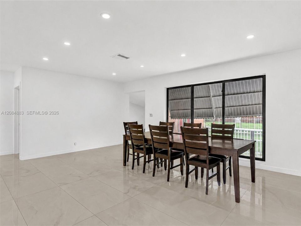 For Sale: $799,000 (3 beds, 3 baths, 2025 Square Feet)