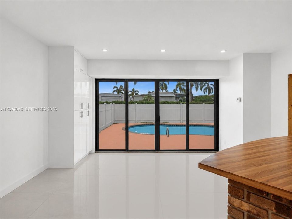 For Sale: $799,000 (3 beds, 3 baths, 2025 Square Feet)