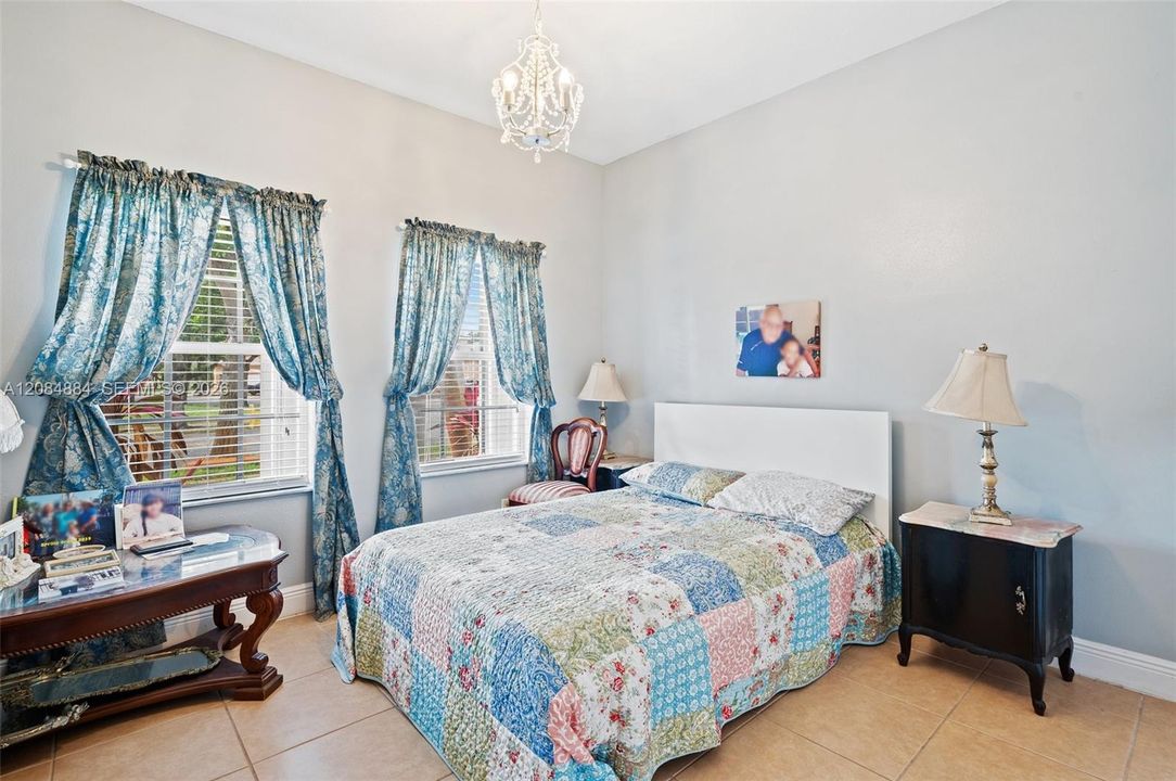 For Sale: $649,900 (3 beds, 2 baths, 1542 Square Feet)