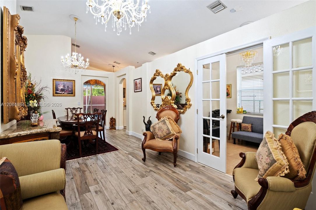 For Sale: $649,900 (3 beds, 2 baths, 1542 Square Feet)