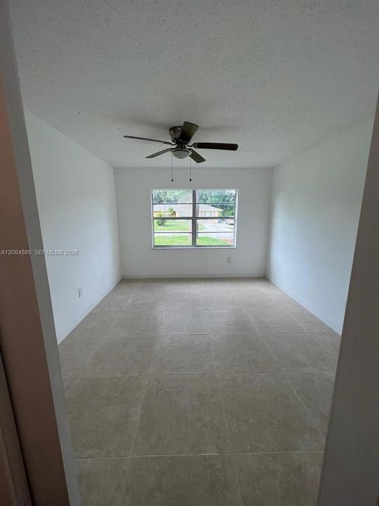 For Rent: $2,500 (5 beds, 2 baths, 1602 Square Feet)
