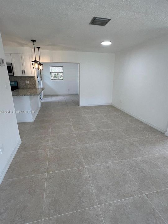 For Rent: $2,500 (5 beds, 2 baths, 1602 Square Feet)
