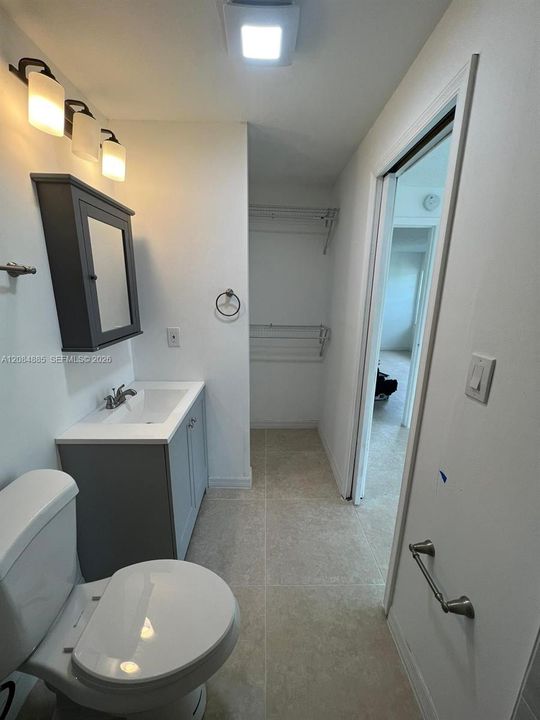 For Rent: $2,500 (5 beds, 2 baths, 1602 Square Feet)
