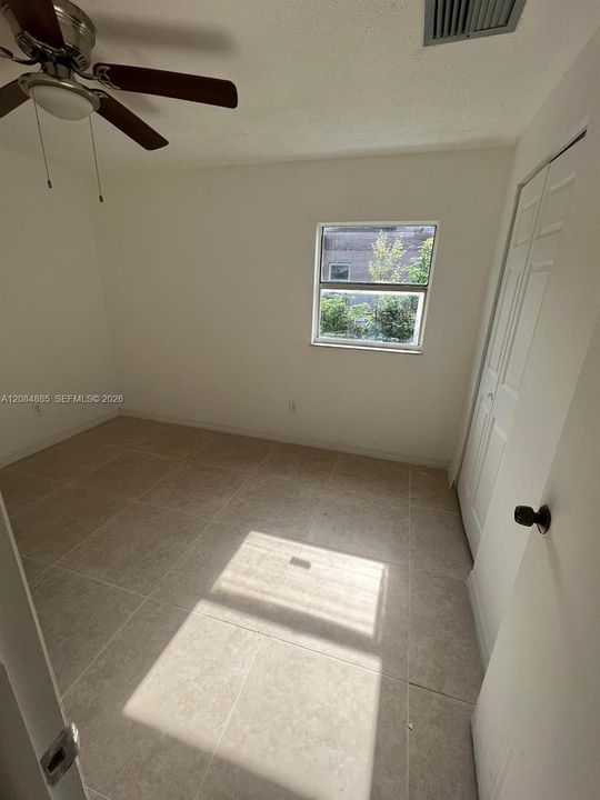 For Rent: $2,500 (5 beds, 2 baths, 1602 Square Feet)