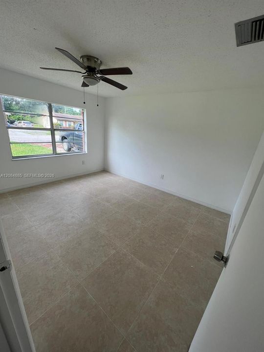 For Rent: $2,500 (5 beds, 2 baths, 1602 Square Feet)