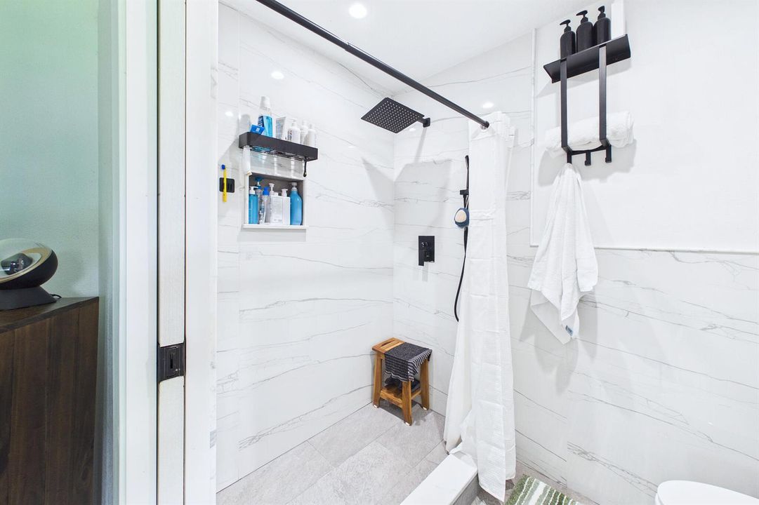 MASTER_BATH_2