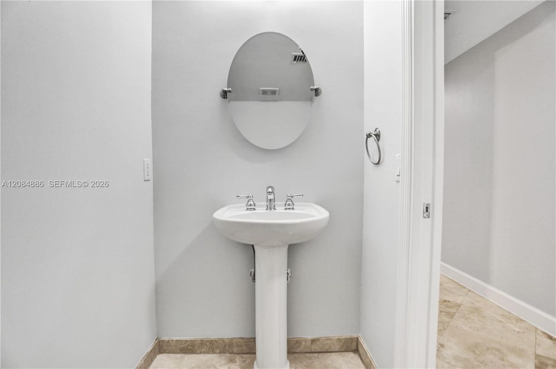 For Rent: $5,800 (3 beds, 2 baths, 2040 Square Feet)
