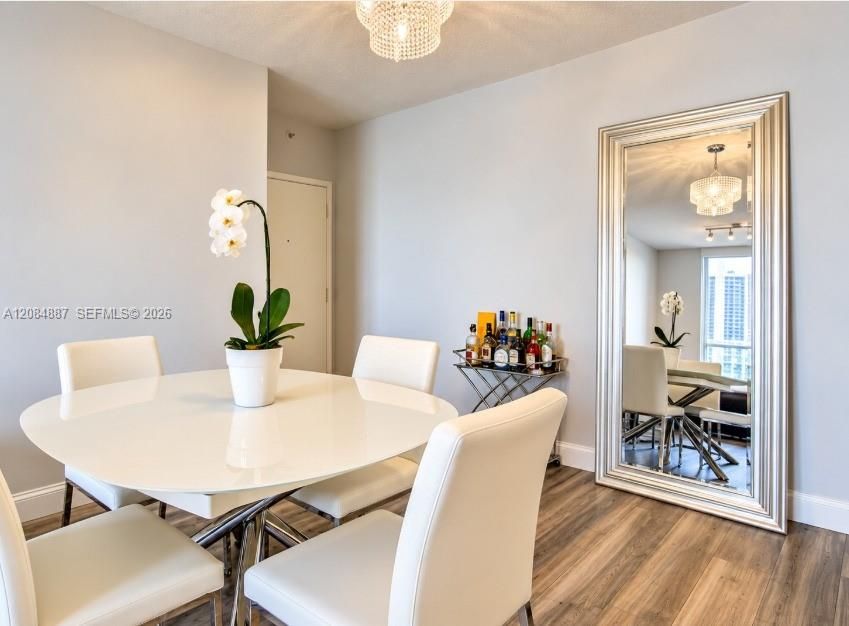For Rent: $2,600 (1 beds, 1 baths, 663 Square Feet)