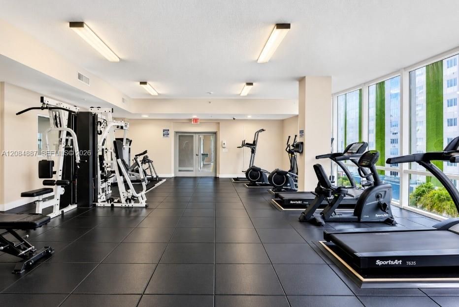 For Rent: $2,600 (1 beds, 1 baths, 663 Square Feet)