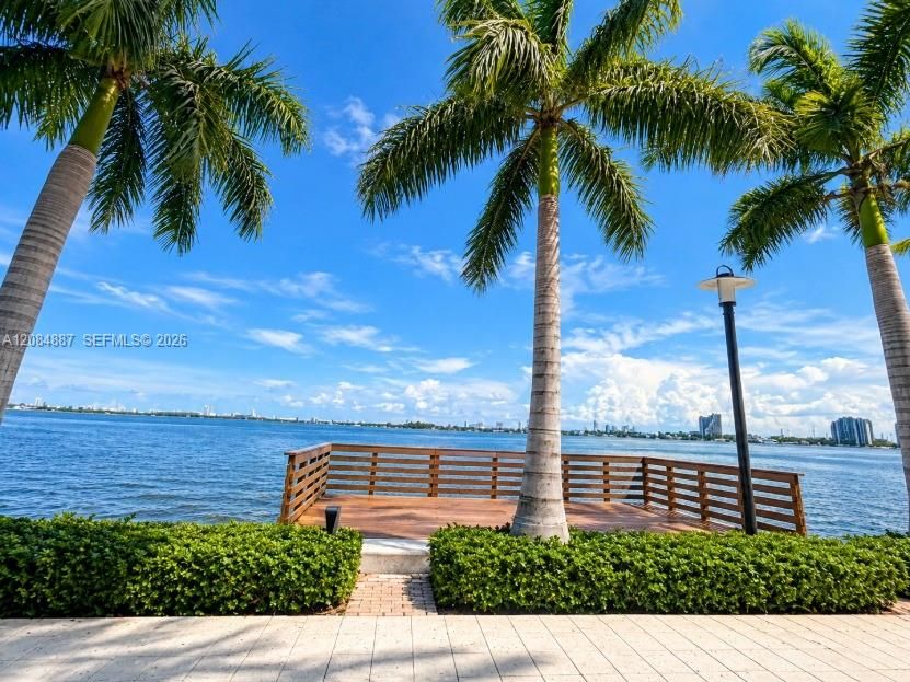 Just steps from the Baywalk .