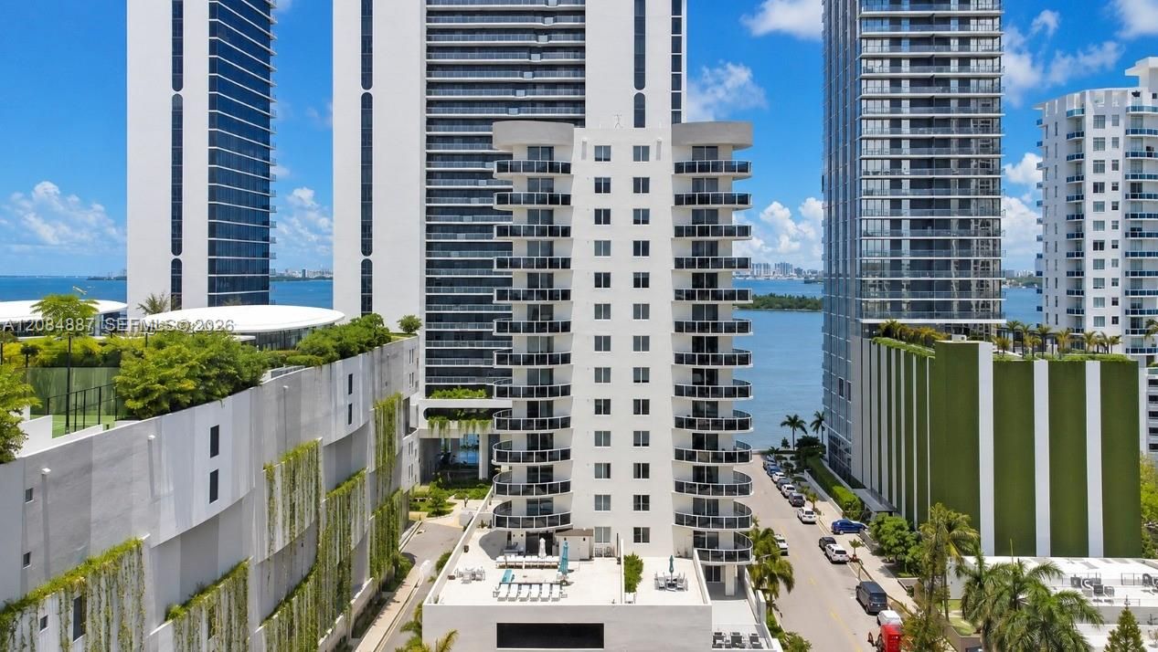 For Rent: $2,600 (1 beds, 1 baths, 663 Square Feet)