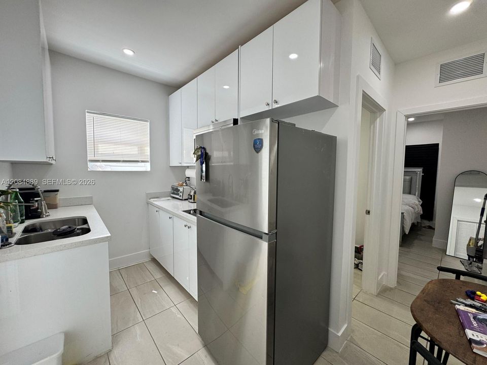 For Rent: $1,800 (1 beds, 1 baths, 460 Square Feet)