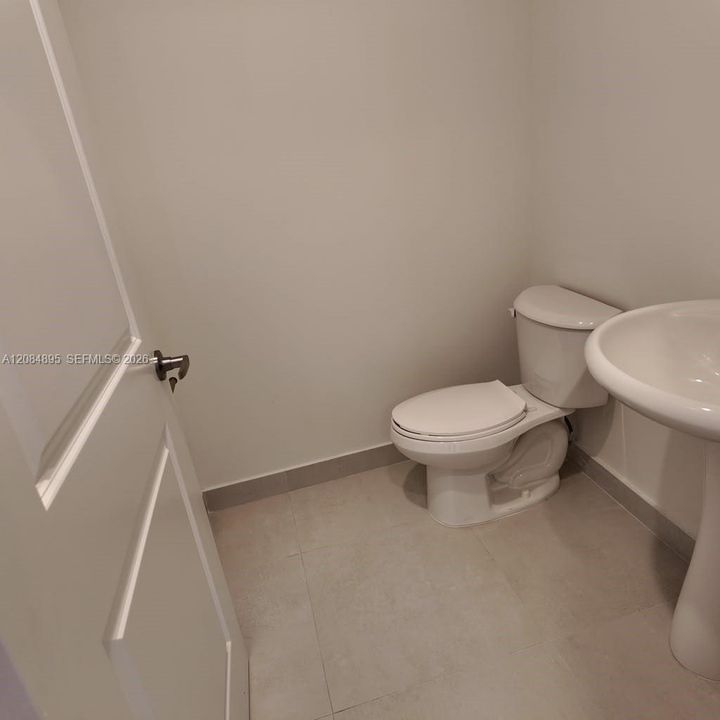 For Rent: $2,850 (3 beds, 2 baths, 1558 Square Feet)
