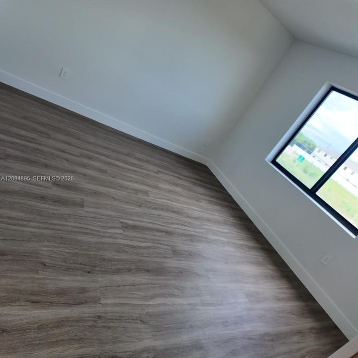 For Rent: $2,850 (3 beds, 2 baths, 1558 Square Feet)