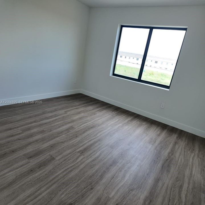 For Rent: $2,850 (3 beds, 2 baths, 1558 Square Feet)