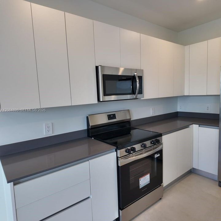 For Rent: $2,850 (3 beds, 2 baths, 1558 Square Feet)
