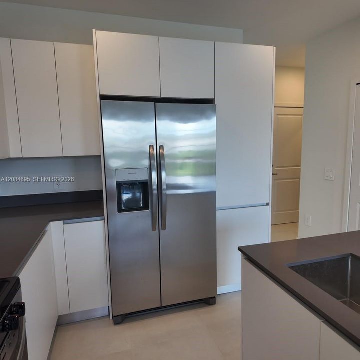 For Rent: $2,850 (3 beds, 2 baths, 1558 Square Feet)