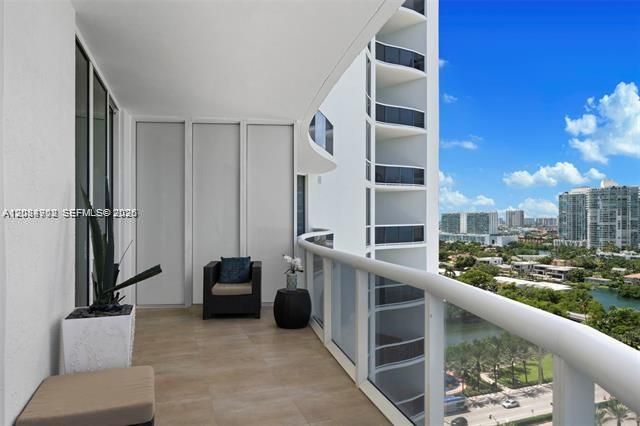 For Rent: $11,000 (3 beds, 3 baths, 1979 Square Feet)