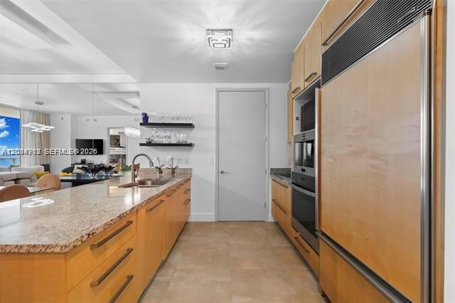 For Rent: $11,000 (3 beds, 3 baths, 1979 Square Feet)