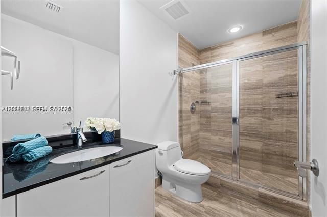 For Rent: $11,000 (3 beds, 3 baths, 1979 Square Feet)