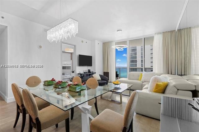 For Rent: $11,000 (3 beds, 3 baths, 1979 Square Feet)