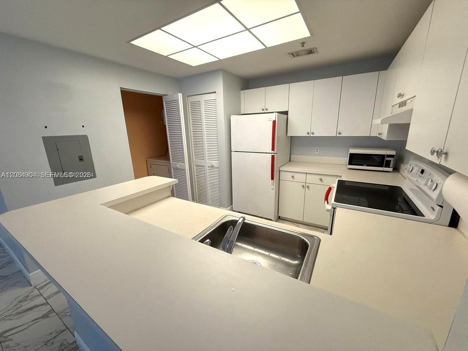En Venta: $239,000 (1 camas, 1 baños, 794 Pies cuadrados)
