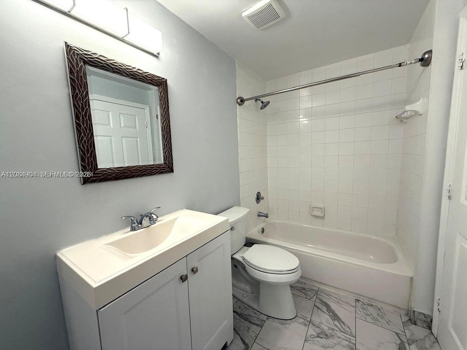 En Venta: $239,000 (1 camas, 1 baños, 794 Pies cuadrados)