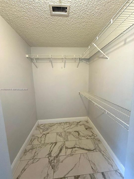 En Venta: $239,000 (1 camas, 1 baños, 794 Pies cuadrados)