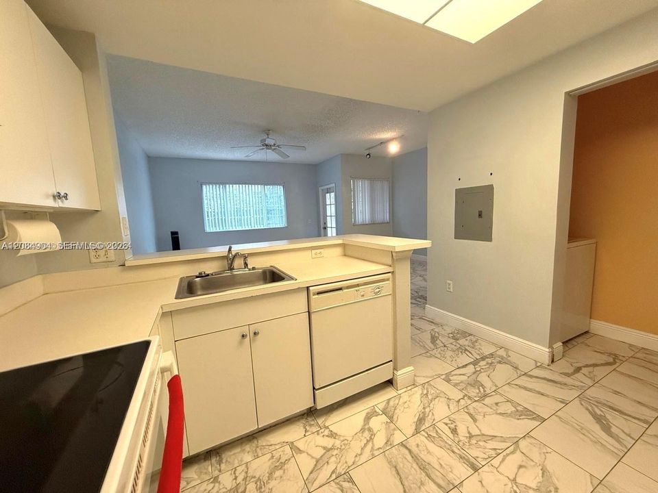 En Venta: $239,000 (1 camas, 1 baños, 794 Pies cuadrados)