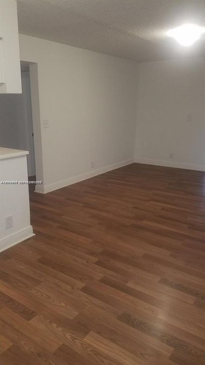 В аренду: $2,250 (2 спален, 2 ванн, 1030 Квадратных фут)